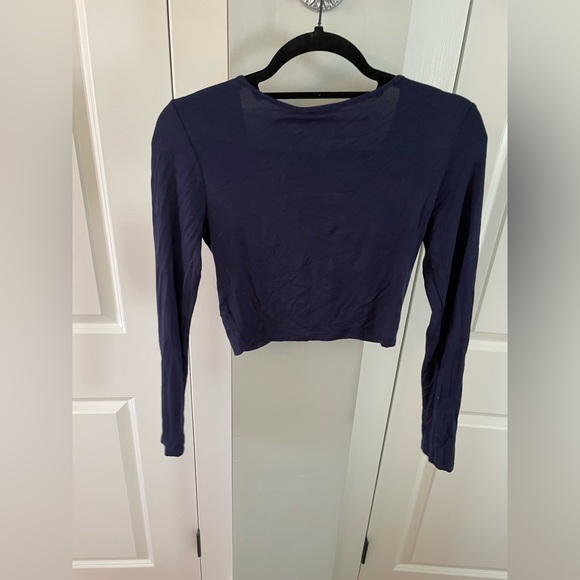 New long sleeve navy crop top - Picture 3 of 4